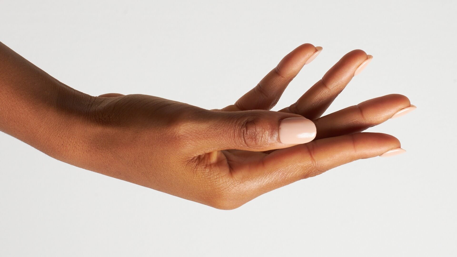 Risse und Absplitterungen? No, thanks! Was du bei deiner Maniküre beachten solltest - Doonails