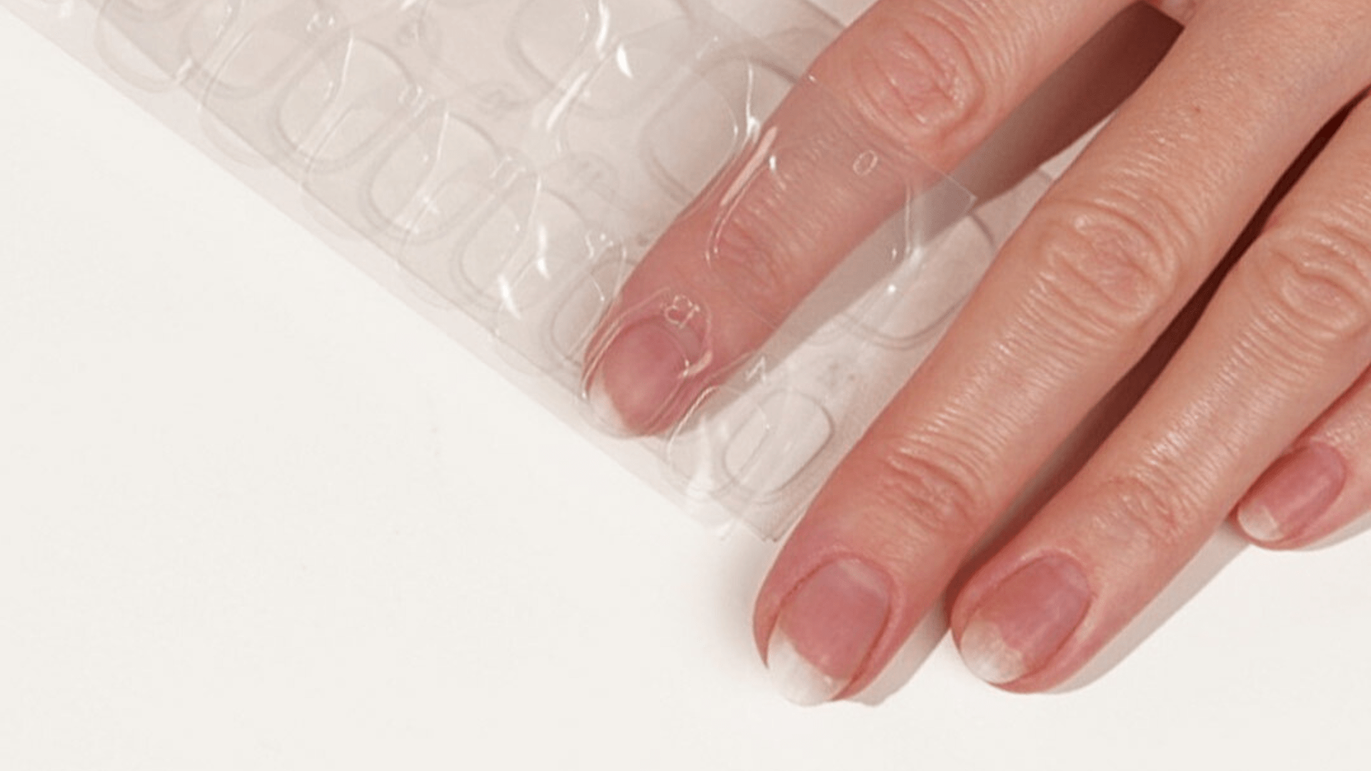 Press Ons Klebestreifen richtig Auftragen - Doonails