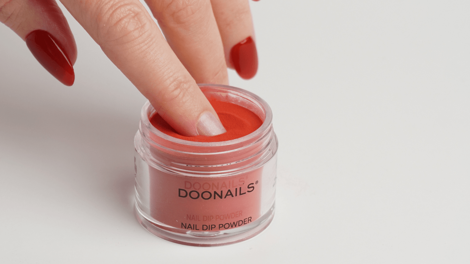 Dipping Powder vs. Acrylpulver - Was sind die Unterschiede? - Doonails