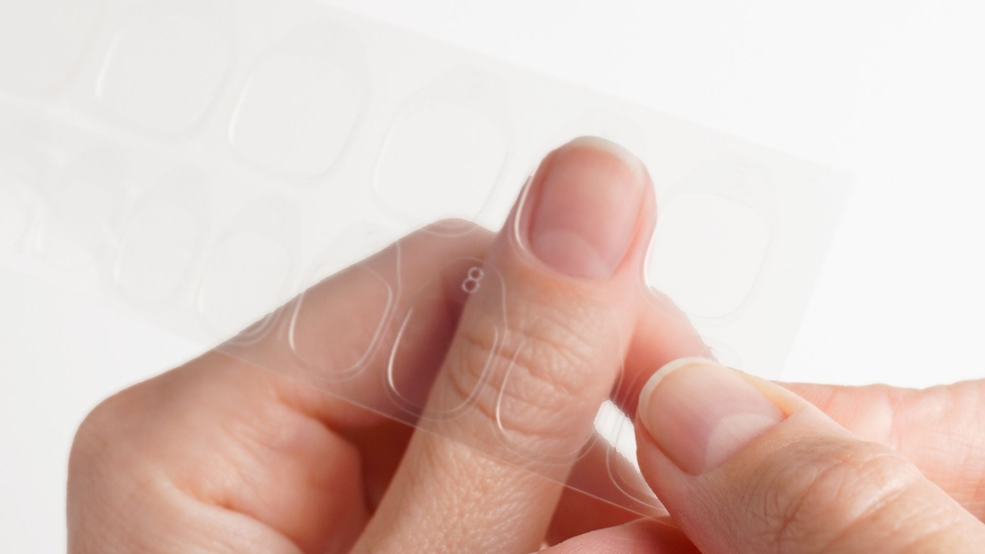 Press Ons Klebestreifen richtig Auftragen