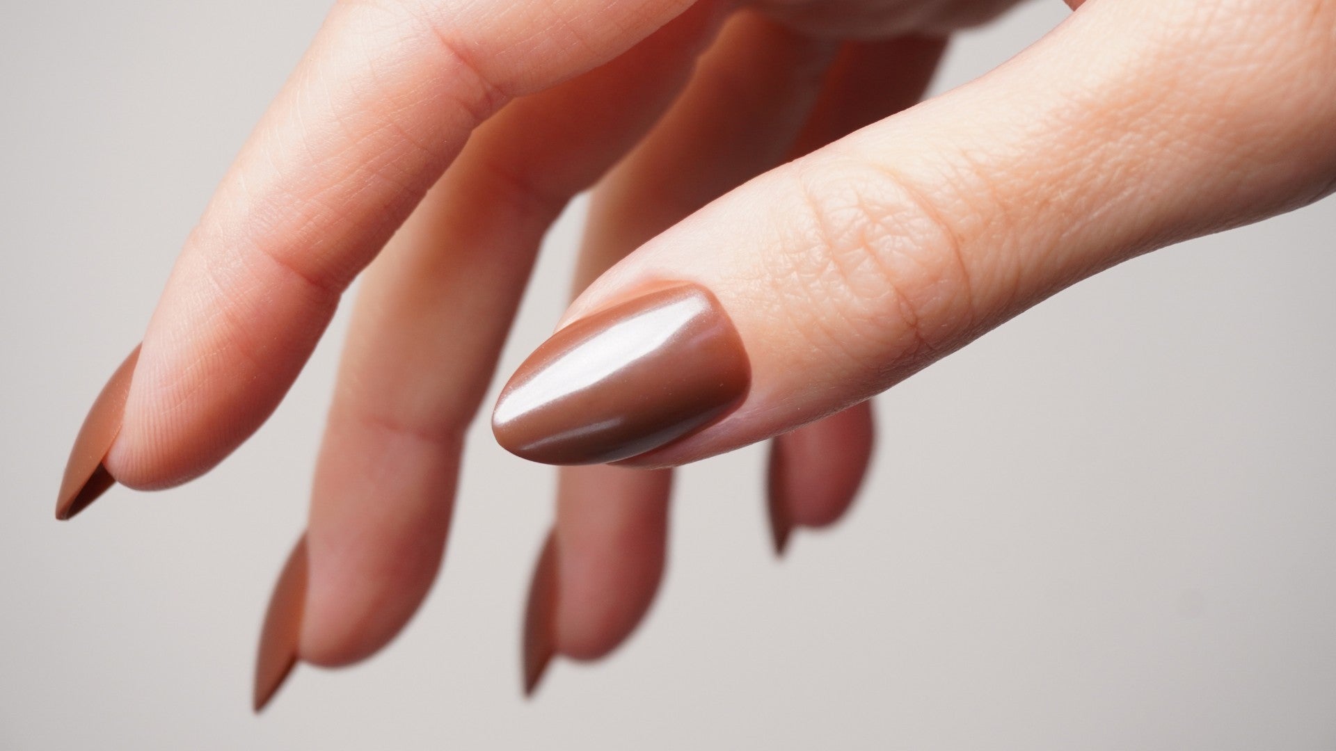 Promi-inspirierte Nageldesigns: So bekommst du den Look von Hailey Bieber und Co. - Doonails