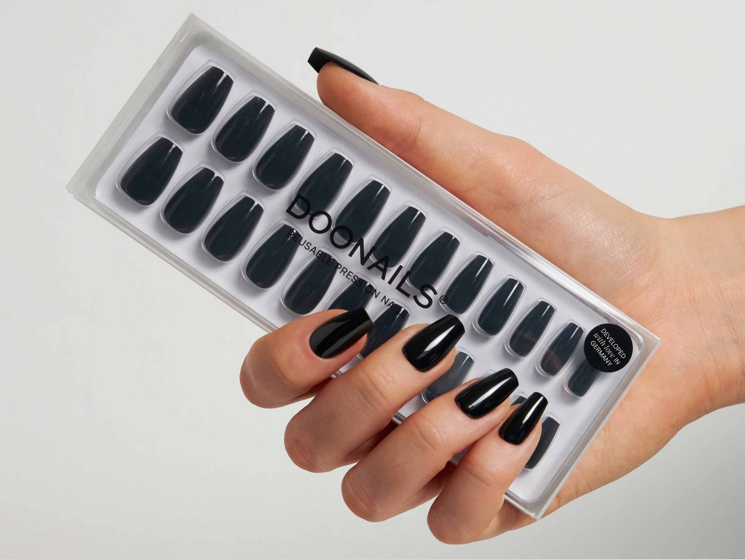 Coffin Soft Gel Press Ons in schwarz