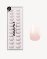 Babyboomer Soft Gel Press Ons auf beigem Hintergrund