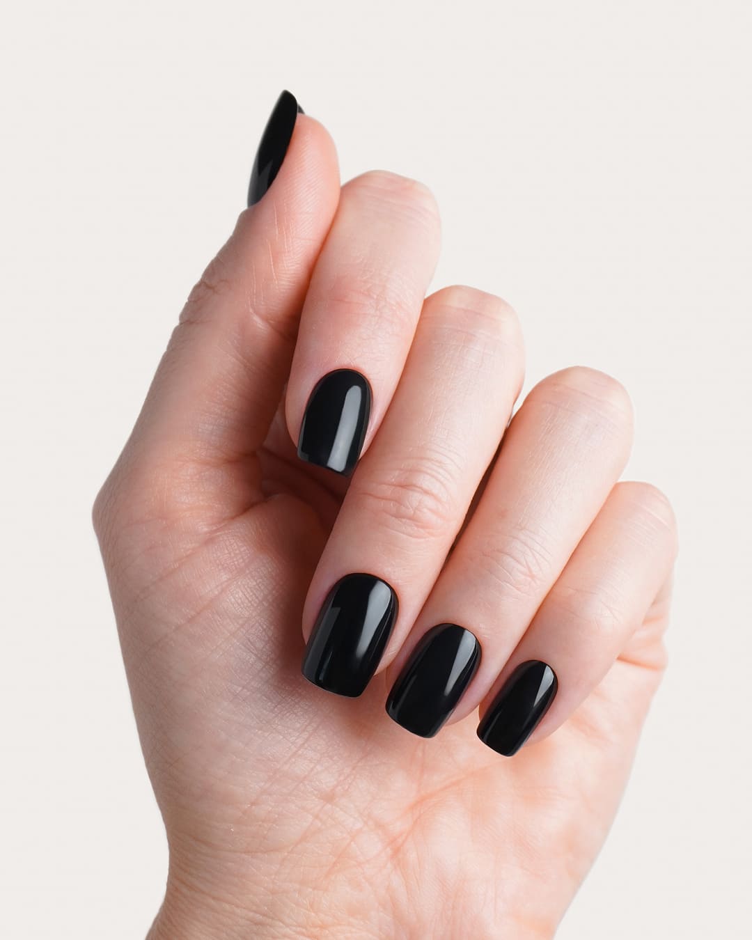 Soft Gel Press Ons Dark Dream getragen