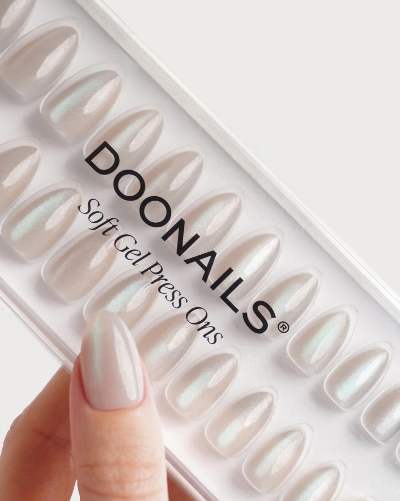 Frosty Cat Eye Soft Gel Press Ons