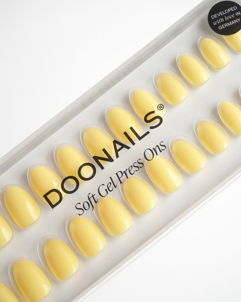 Lemon Sorbet Short Round Soft Gel Press Ons - Doonails
