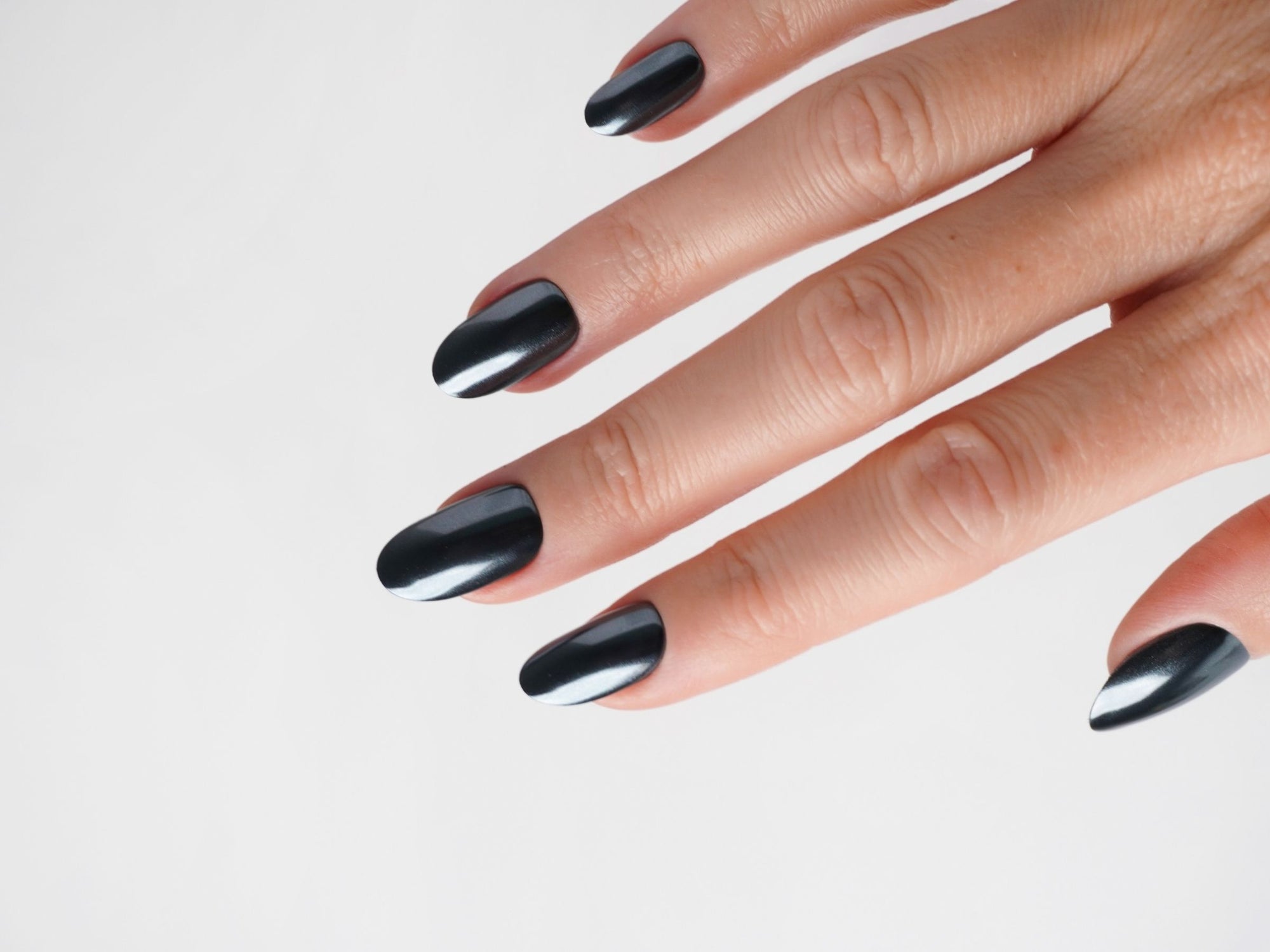 Schwarze metallsiche Press On Nägel