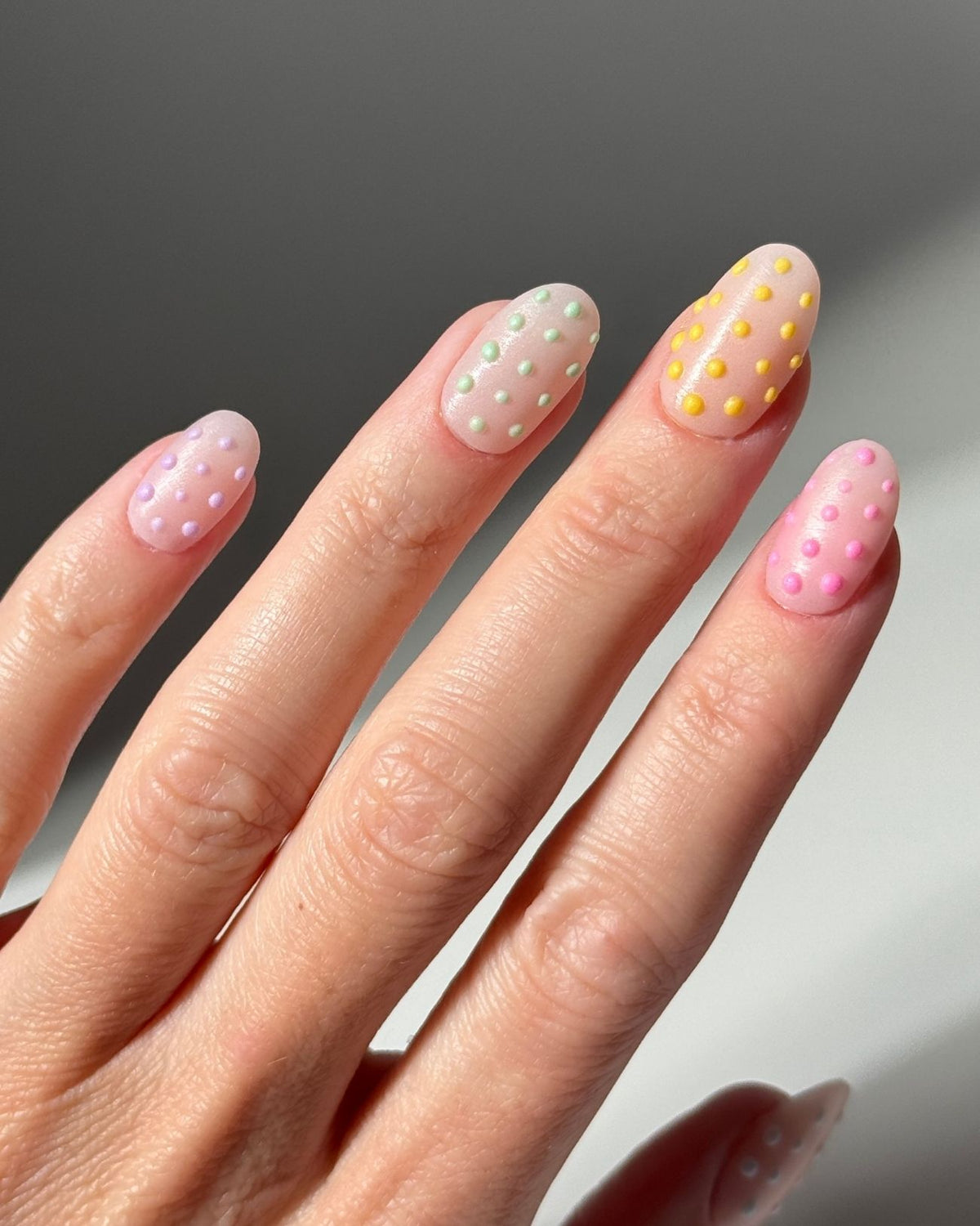 3D Polka Dots Naildesign in verschiedenen Farben
